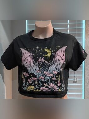 Champion Women’s XL Cropped Graphic T Shirt